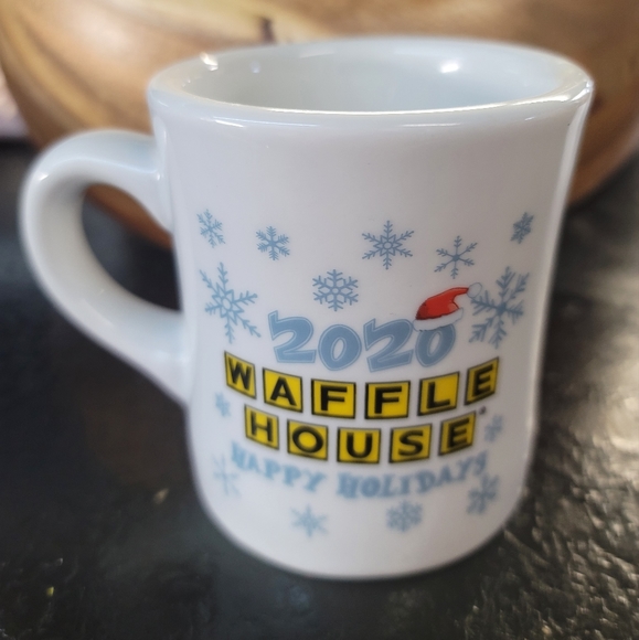 Collector 2020 Waffle House Christmas Mug - Picture 3 of 8